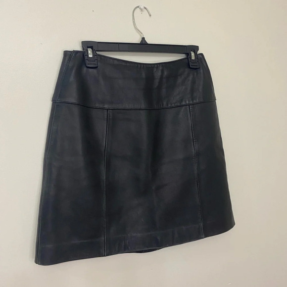 Vintage Valerie Stevens|| Leather Black Mini skirt, with slit detailing.… - Picture 2 of 9